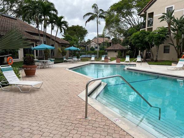 4261 W Mcnab Rd #28, Pompano Beach, FL 33069