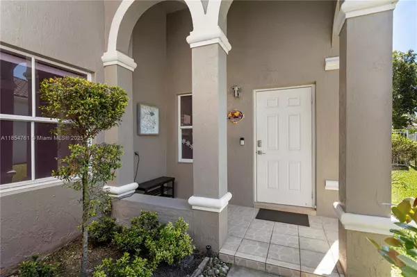 Weston, FL 33331,4202 Sabal Ridge Cir