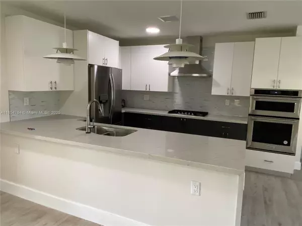 South Miami, FL 33143,6090 SW 63rd Ave #n/a