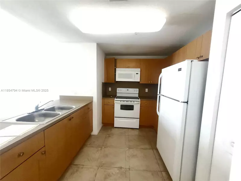435 SW 12th Ave #502, Miami, FL 33130