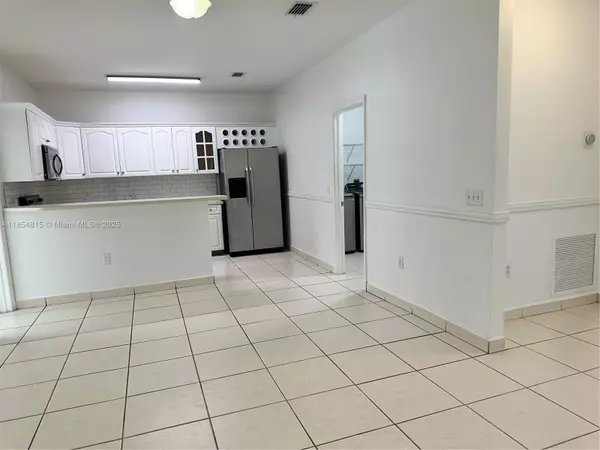 Hialeah, FL 33015,7549 NW 174th Ter #7549
