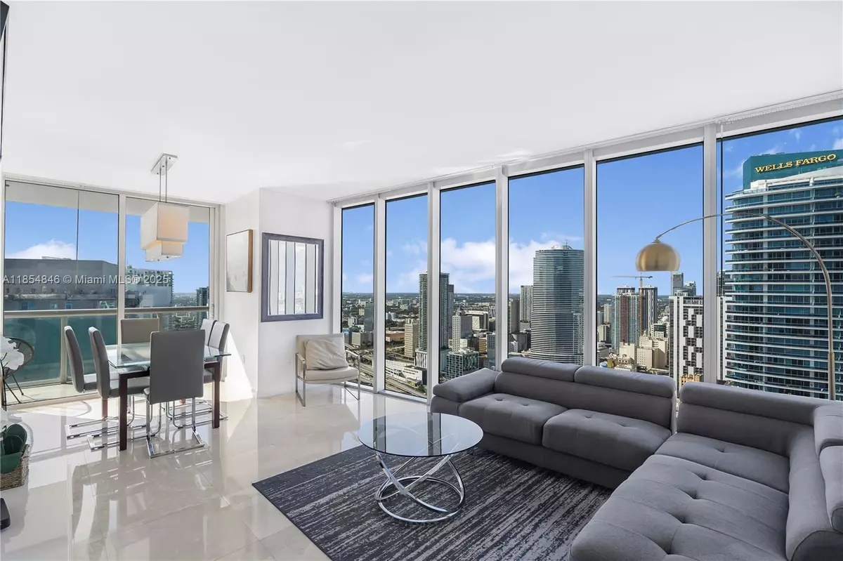 Miami, FL 33131,485 Brickell Ave #4404