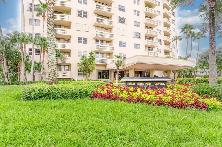 90 Edgewater Dr #1015, Coral Gables, FL 33133