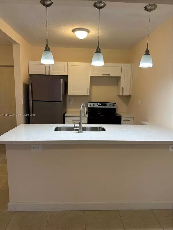Miami, FL 33176,10900 SW 104th St #118