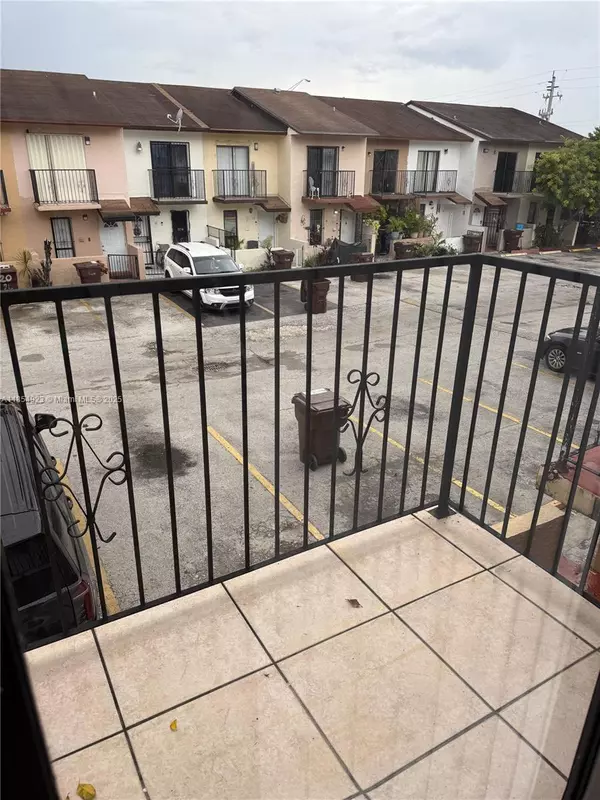 2310 W 60th St #9-G, Hialeah, FL 33016