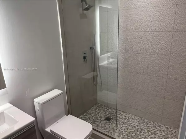 Miami, FL 33130,239 SW 9th St #2103