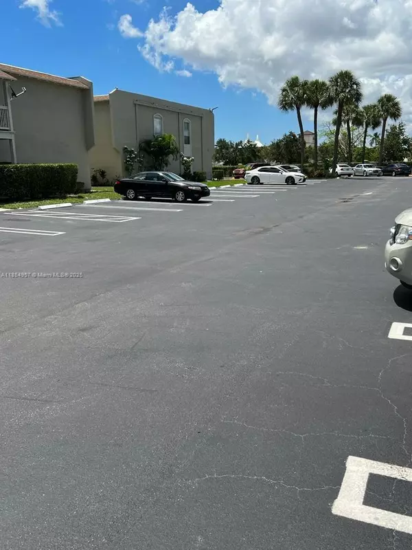 West Palm Beach, FL 33401,1500 N Congress Ave #B31