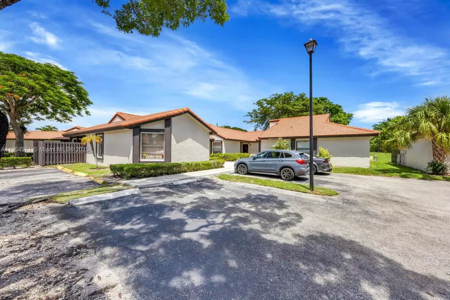 15225 SW 45th Ter #F-49, Miami, FL 33185