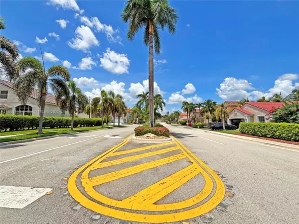 Pembroke Pines, FL 33029,18701 NW 11th St