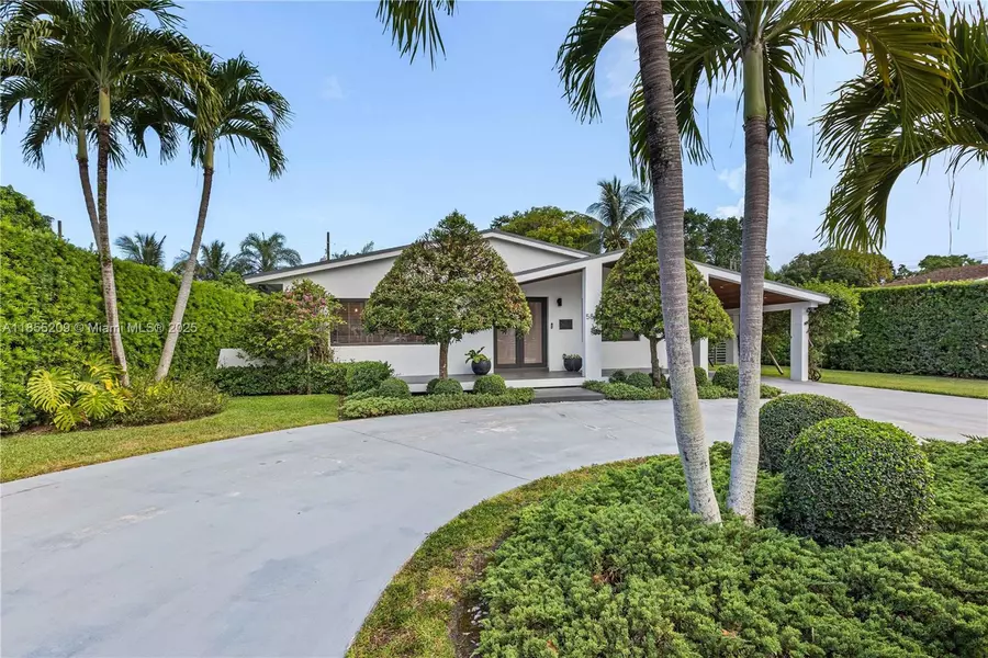 5830 SW 45th Ter, Miami, FL 33155