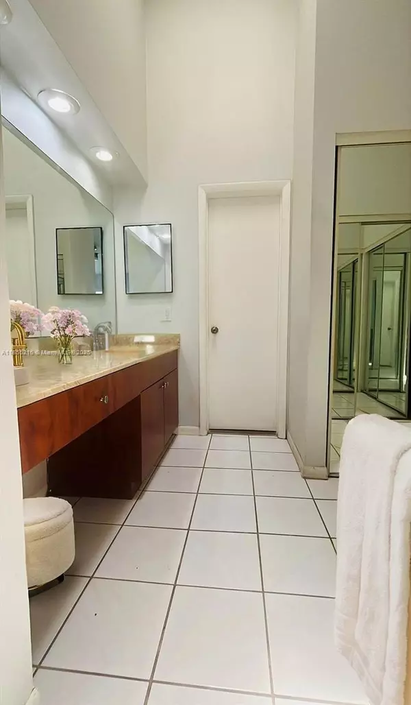 Hialeah, FL 33015,18130 NW 66th Ct