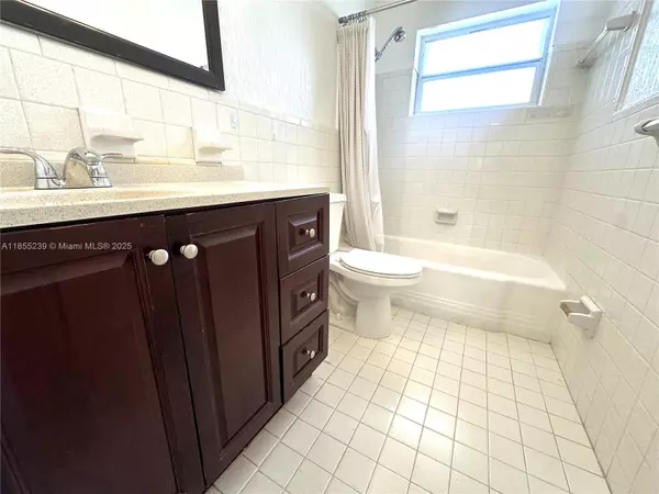 Fort Lauderdale, FL 33308,5420 NE 22nd Ter #24
