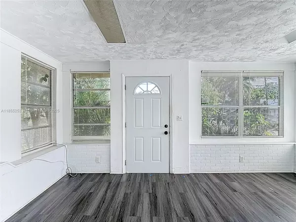 Miami, FL 33138,796 NE 85th St