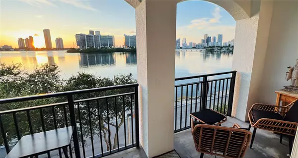 Aventura, FL 33160,3255 NE 184th St #12407
