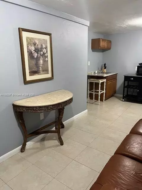 Miramar, FL 33023,6725 Ixora Dr #1