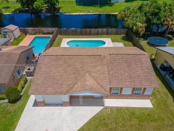 405 SW 78th Ter, North Lauderdale, FL 33068