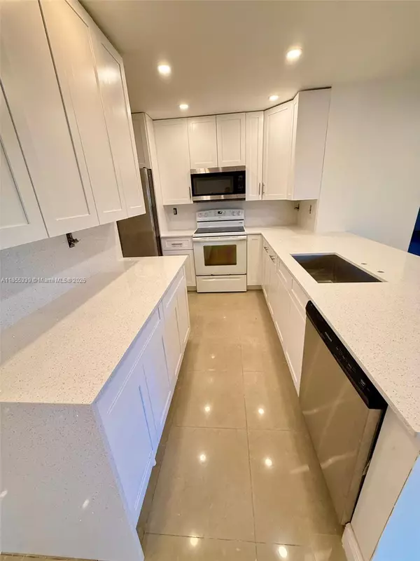 Cooper City, FL 33330,5259 SW 117th Ave