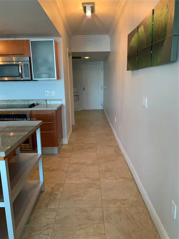 Miami, FL 33130,185 SW 7th St #2202