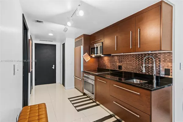 Miami, FL 33131,475 Brickell Ave #4708