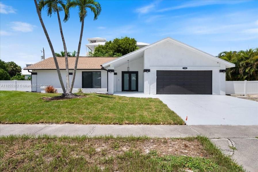 1996 Sheffield Ave, Marco Island, FL 34145