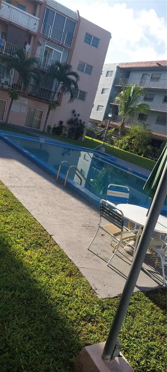 Hialeah, FL 33012,6130 W 19th Ave #212