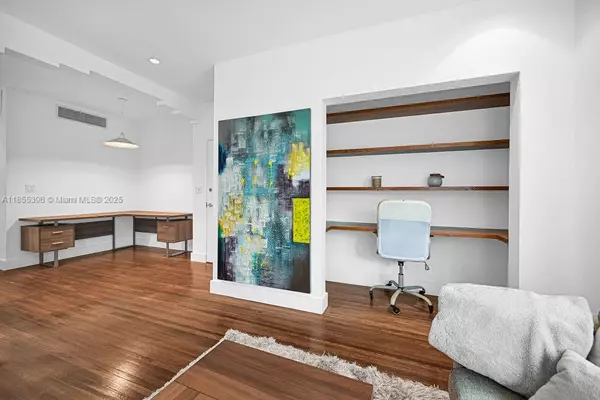 Miami Beach, FL 33139,1751 James Ave #102
