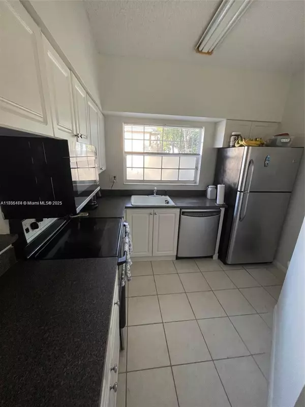 Pembroke Pines, FL 33024,2361 NW 96th Ter #18A