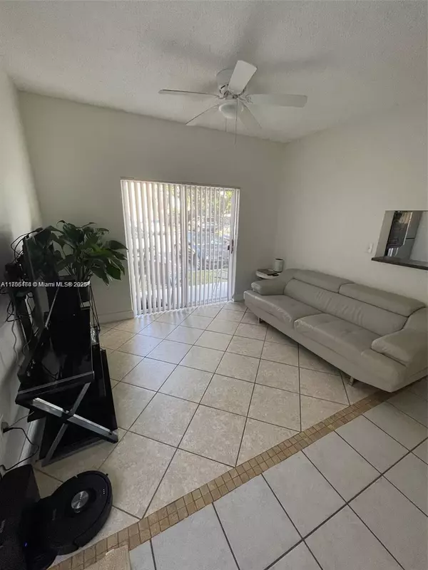 Pembroke Pines, FL 33024,2361 NW 96th Ter #18A