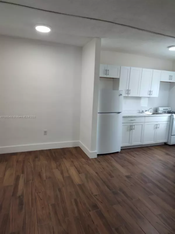 Miami Springs, FL 33166,655 Eldron Dr #25