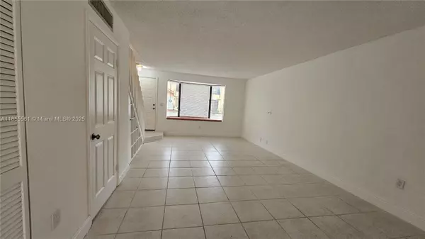 Miami, FL 33156,10004 SW 77th Ct