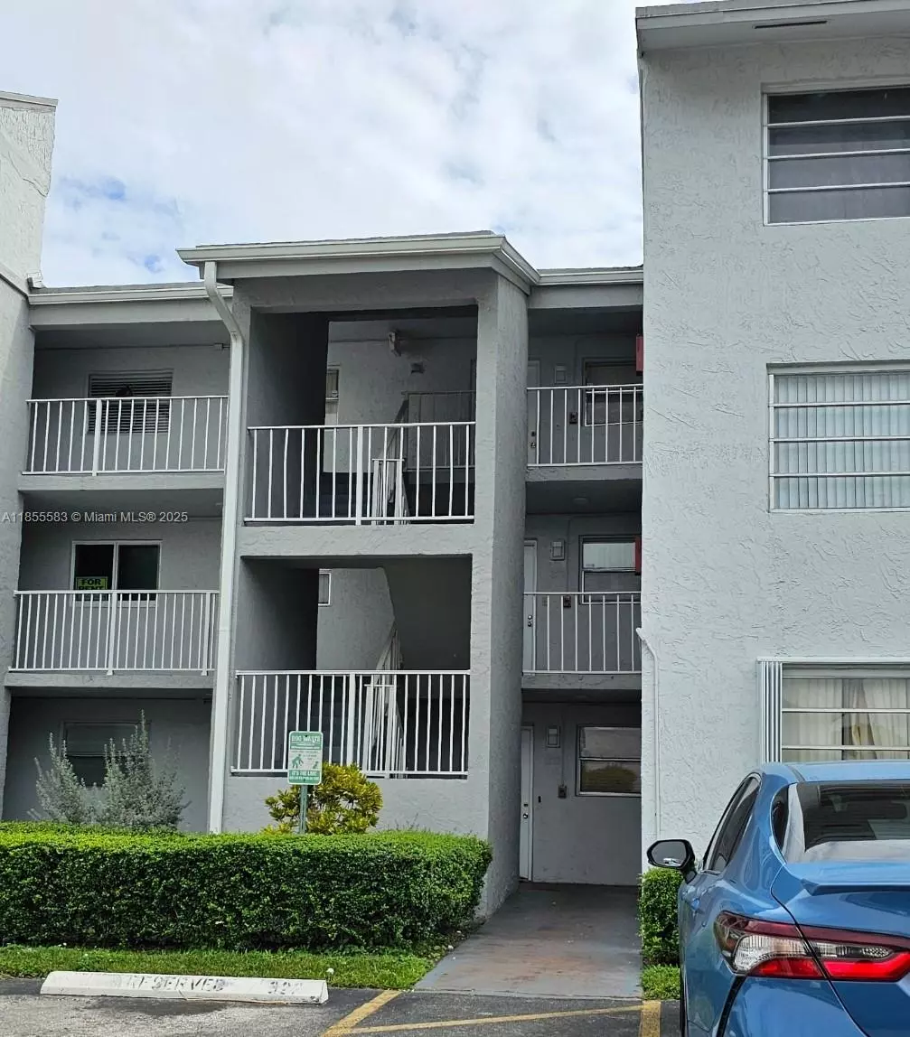 Miami, FL 33193,8475 SW 156th Ct #321