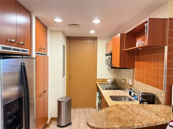 Miami, FL 33131,1395 Brickell Ave #3211