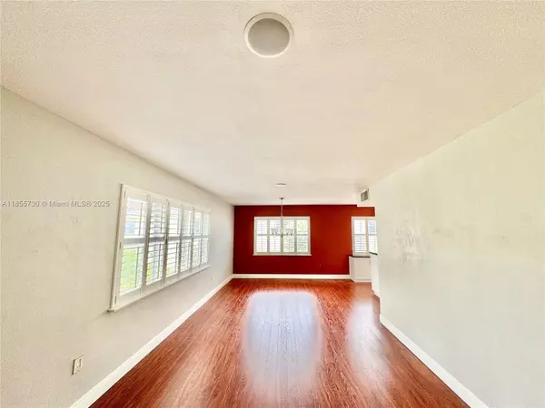Miami Shores, FL 33138,726 NE 92nd St #12L