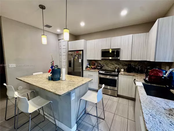 Doral, FL 33178,7924 NW 105th Ave #7924