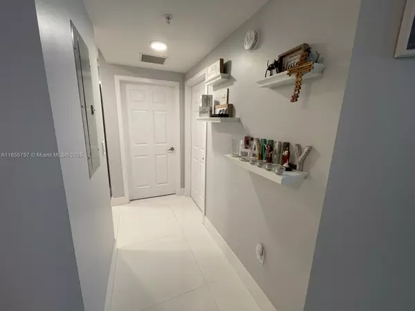 Doral, FL 33178,10950 NW 82nd St #208