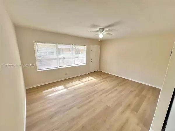 Miami, FL 33138,700 NE 85th St #1