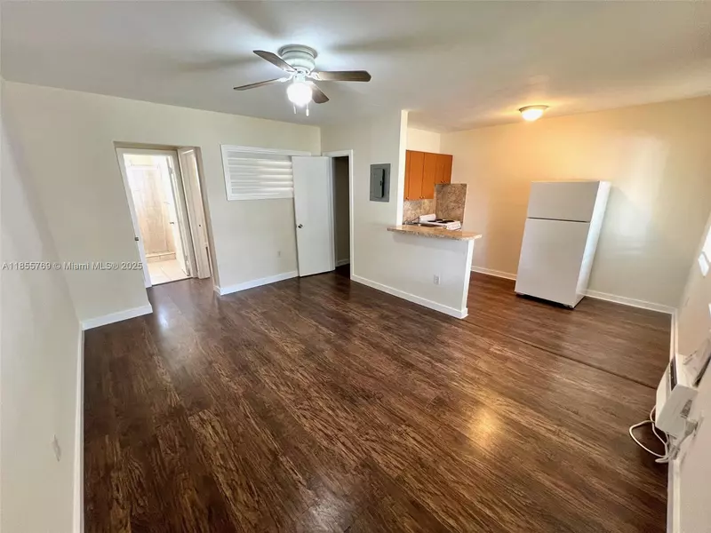 692 NE 85th St #6, Miami, FL 33138