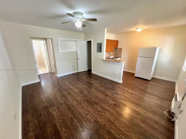 692 NE 85th St #6, Miami, FL 33138