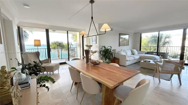 Miami, FL 33139,801 N Venetian Dr #201