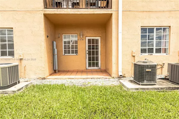 Hialeah, FL 33015,17405 NW 75th Pl #110