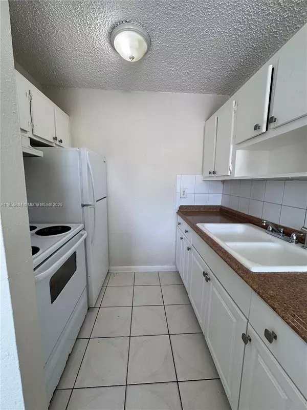 Hollywood, FL 33020,2150 Madison St #36