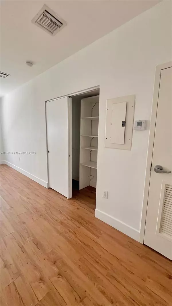 Miami Beach, FL 33139,1523 Euclid Ave #3