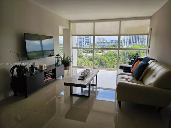 Hallandale Beach, FL 33009,600 Parkview Dr #701