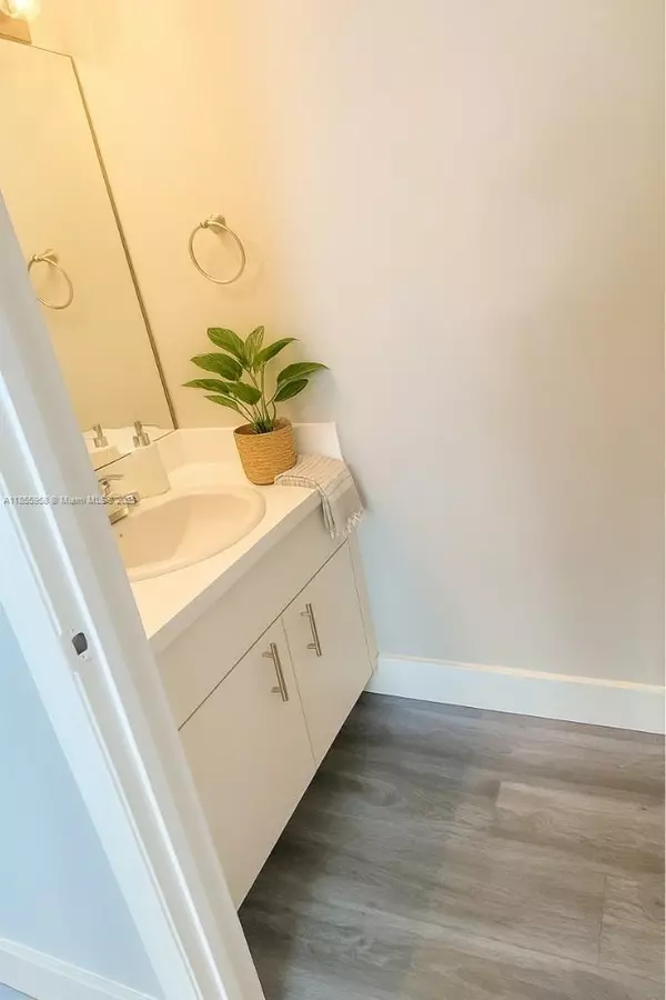 Pembroke Pines, FL 33025,340 SW 121st Ter