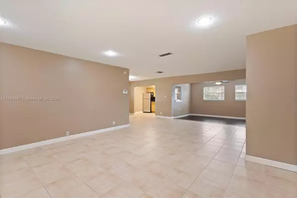 Tamarac, FL 33321,7309 NW 60th St
