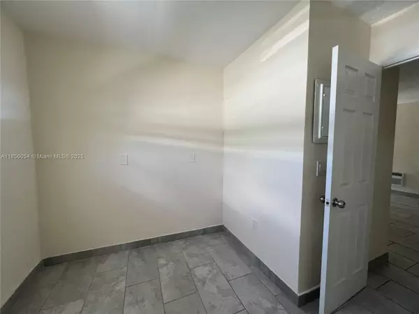 Fort Lauderdale, FL 33312,2760 SW 2nd St #C