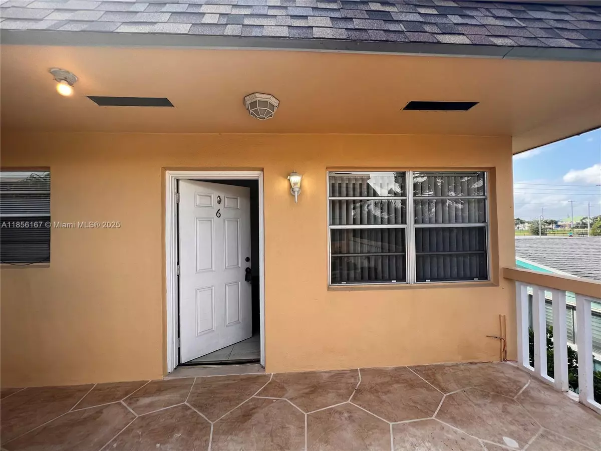 Hallandale Beach, FL 33009,410 SE 4th Ave #6