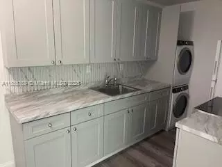 Miami, FL 33133,2920 SW 28th Ter #304