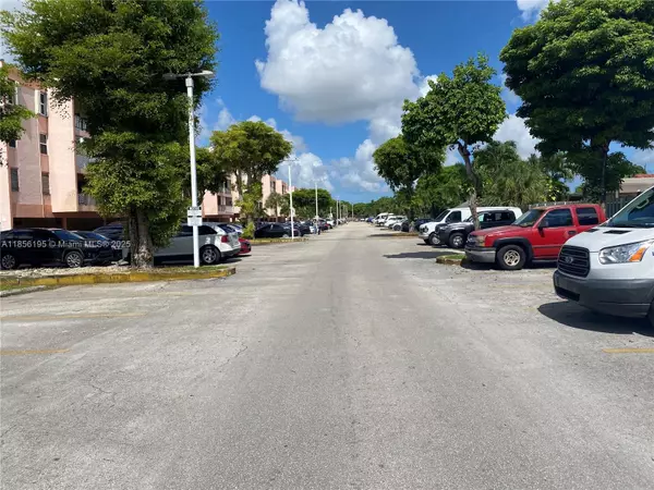Hialeah, FL 33014,1900 W 68th St #G401