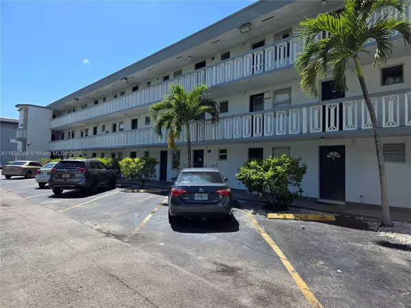 1350 NE 191st St #B102, Miami, FL 33179